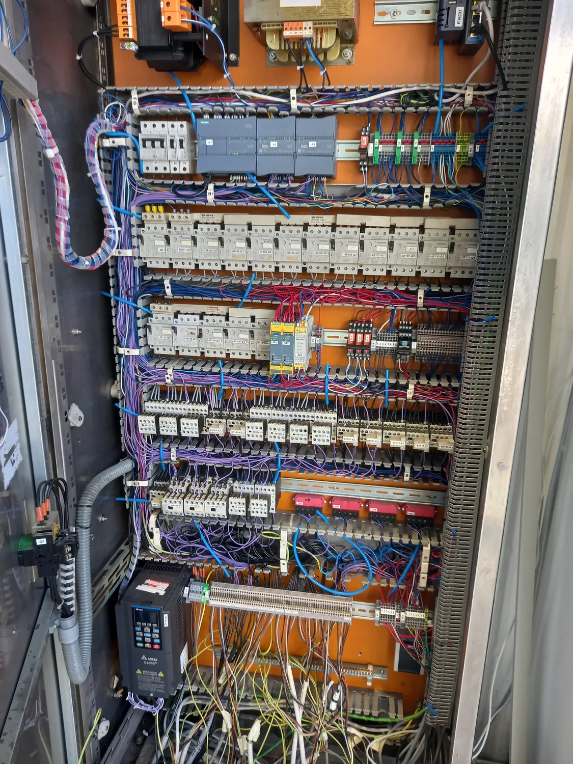Novi PLC ormar nakon retrofita upravljanja, DW Reusables