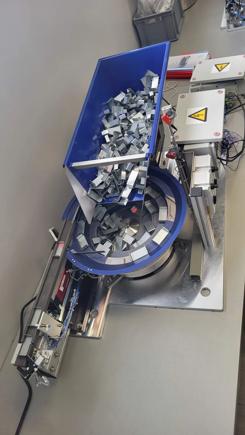 Sustav vibrododavača ENSO za metalne komponente kod Sensata Technologies